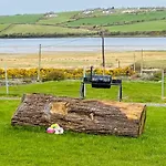 The Dozy Donkey Shepherd Hut Campview Farm * Ballyshannon