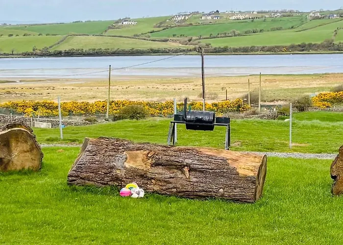 The Dozy Donkey Shepherd Hut Campview Farm * Ballyshannon