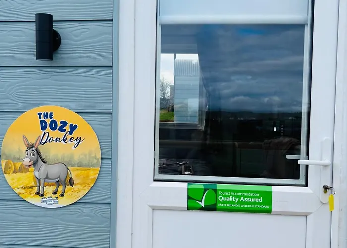 The Dozy Donkey Shepherd Hut Campview Farm *